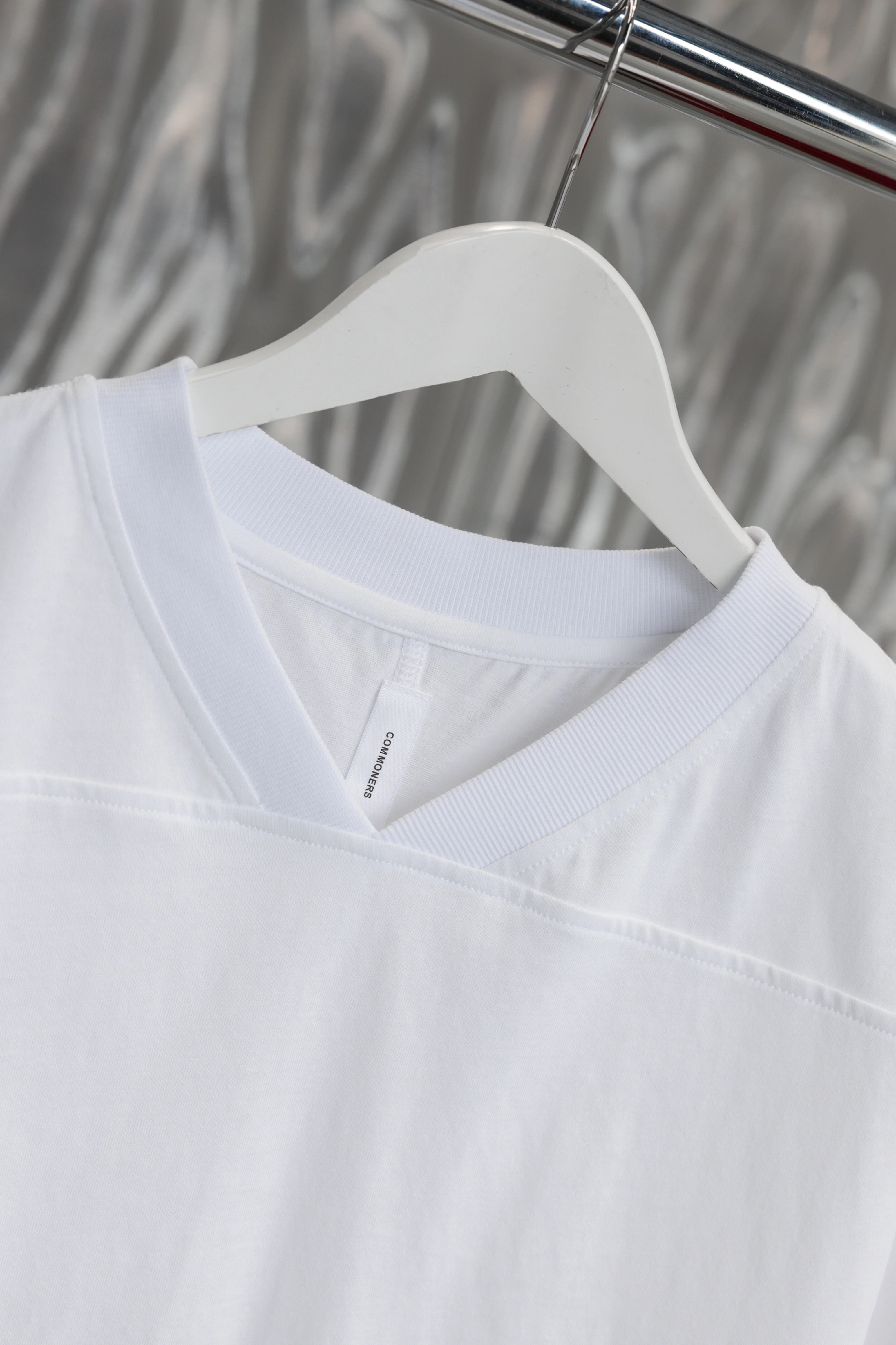 WOMENS V NECK BOY TEE, WHITE - Image 3
